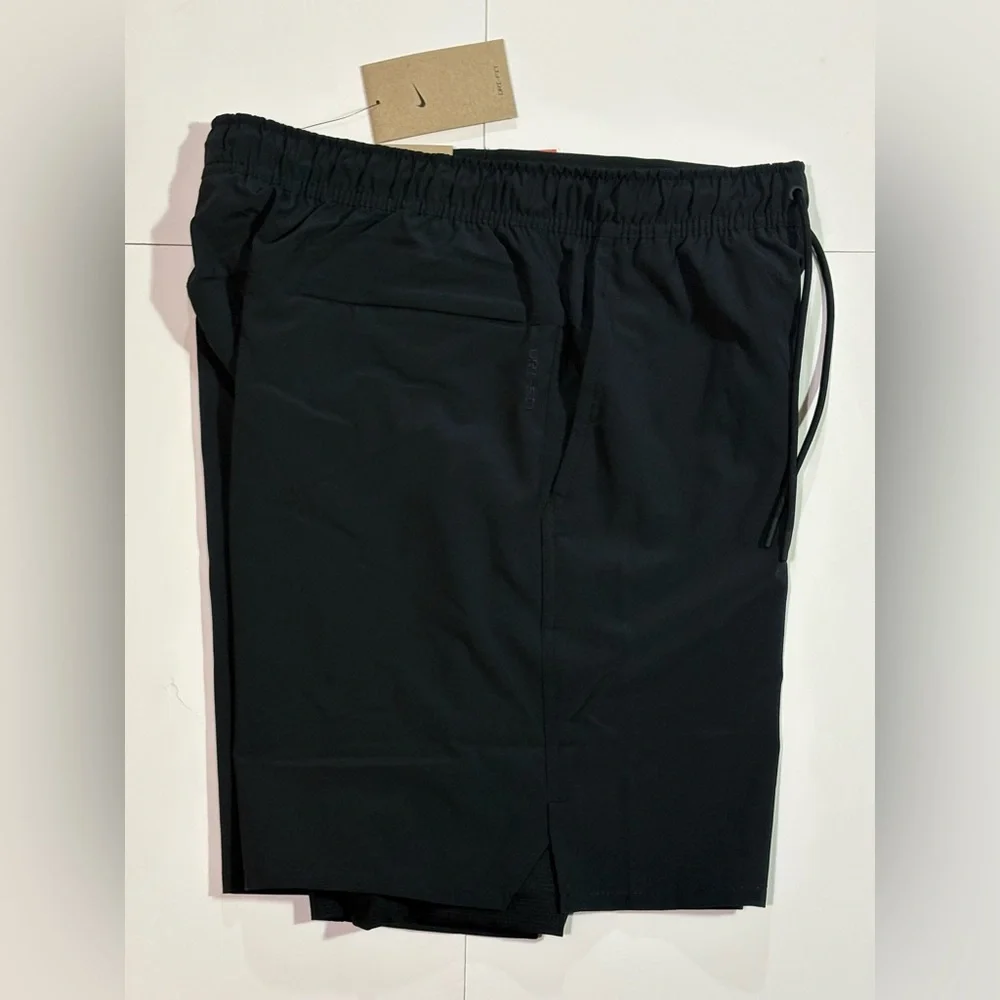 Nike Unlimited Men's Dri-FIT ADV 7